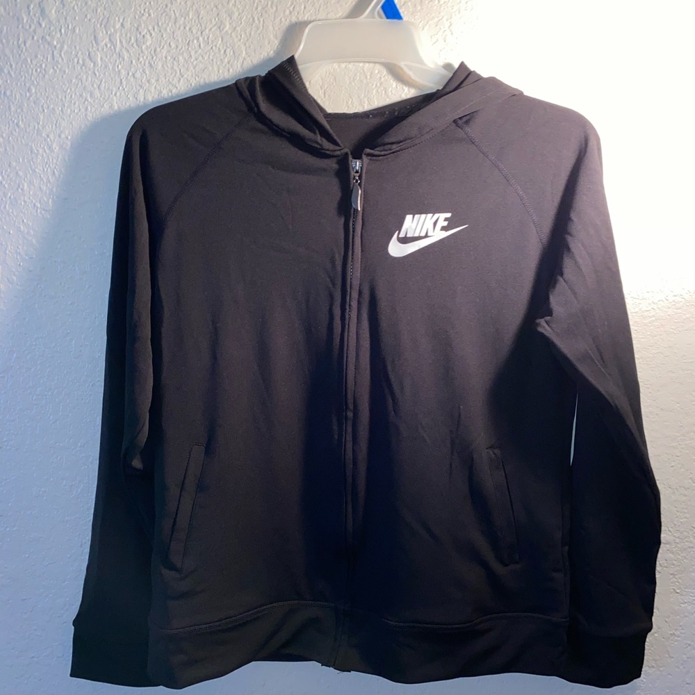 Nike 2xl/3xl Wears smaller. Fits better on 1xl size comparison.
